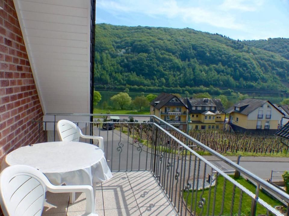 Wein Und Gaestehaus Scheid Sankt Aldegund Exterior photo