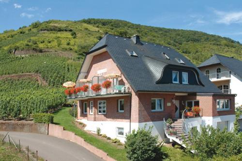 Wein Und Gaestehaus Scheid Sankt Aldegund Exterior photo